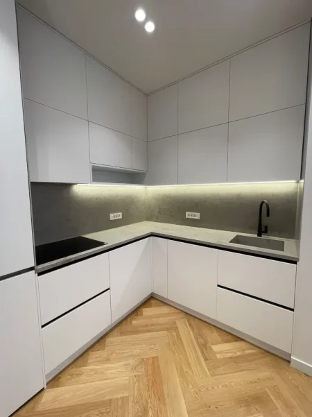 Tirane, jepet me qera apartament 2+1+Ballkon Kati 5, 140 m² 1.500 € (Delijorgji)