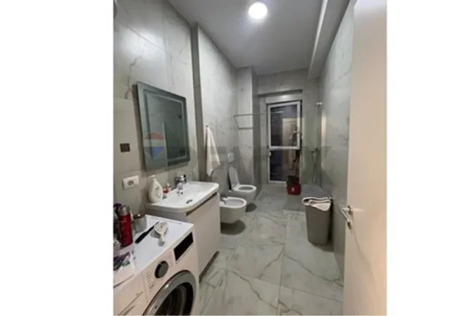 Shqiperi, jepet me qera apartament 2+1+Ballkon Kati 4, 90 m² 650 € (Rruga Jordan Misja)