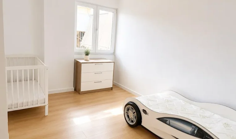 Tirane, jepet me qera 2+1 Kati 9, 105 m² 560 € 