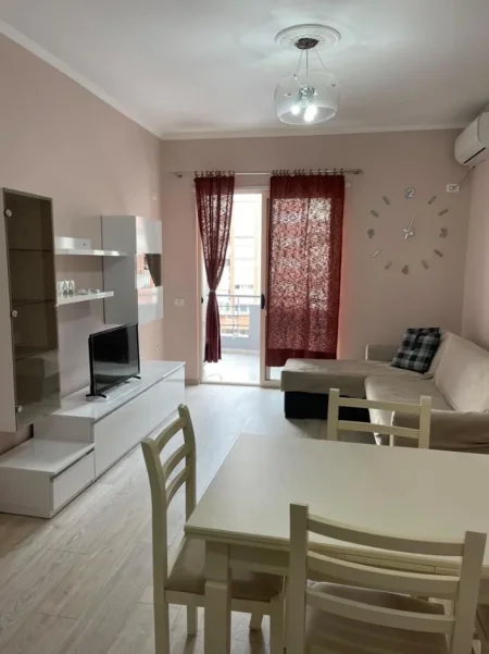 Tirane, jap me qera apartament 1+1+Ballkon Kati 3, 60 m² 500 € (Rruga Mirel Maruli Tirane)