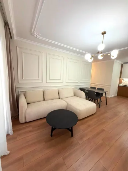Tirane, jepet me qera apartament 2+1 , 122 m² (delijorgji)