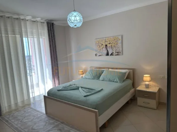 Tirane, jepet me qera apartament 2+1+Ballkon , 123 m² 550 € 