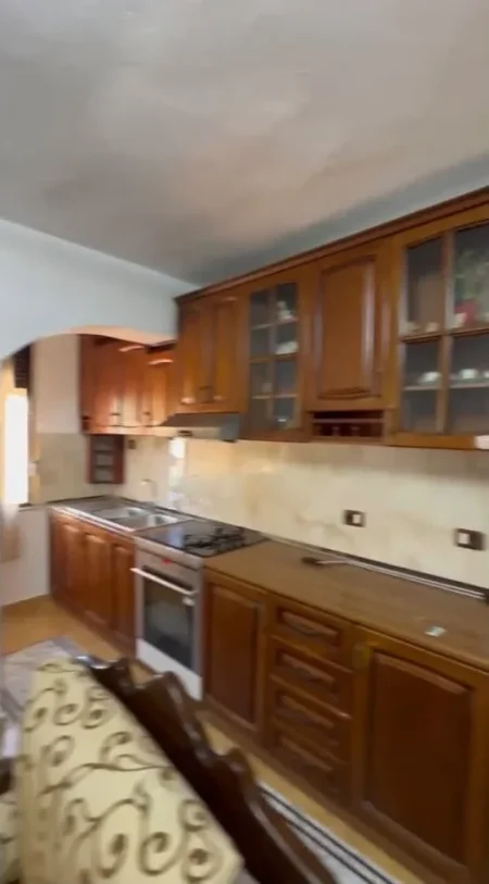 Tirane, jepet me qera apartament 2+1 Kati 4, 65 m² 600 € (Pazari I Ri)