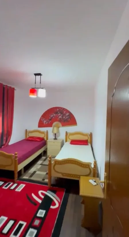 Tirane, jepet me qera apartament 2+1 Kati 4, 65 m² 600 € (Pazari I Ri)