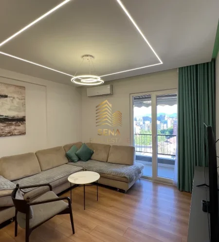 Tirane, jepet me qera apartament 2+1+Ballkon Kati 9, 95 m² 750 € (5 Maji)