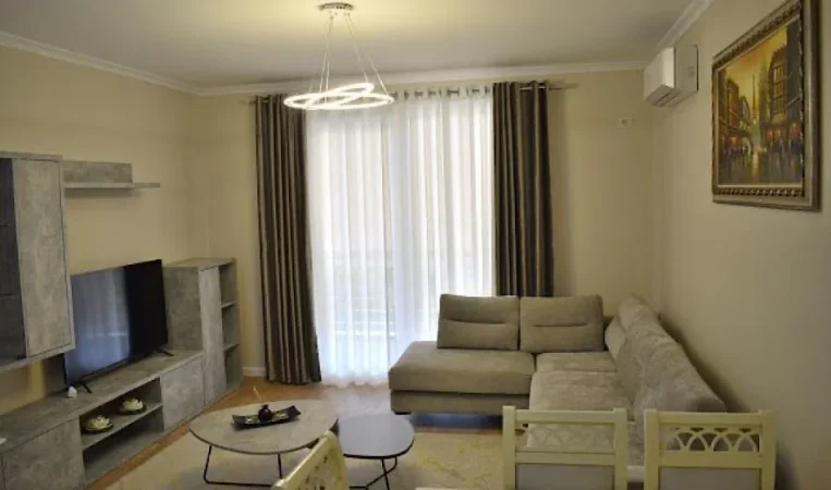 Tirane, jepet me qera apartament 2+1 Kati 2, 90 m² 800 € 