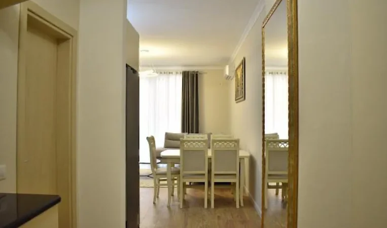 Tirane, jepet me qera apartament 2+1 Kati 2, 90 m² 800 € 