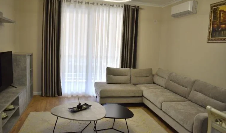 Tirane, jepet me qera apartament 2+1 Kati 2, 90 m² 800 € 