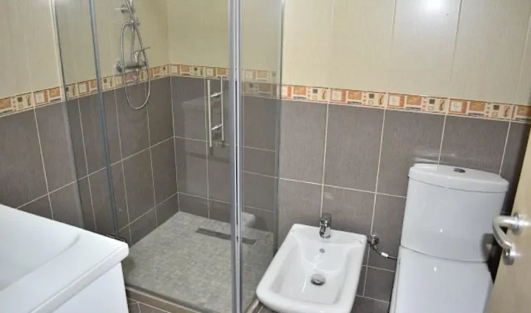 Tirane, jepet me qera apartament 2+1 Kati 2, 90 m² 800 € 