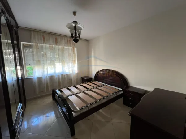 Tirane, jepet me qera apartament 3+1+2 Kati 5, 115 m² 800 € (BLLOKU)