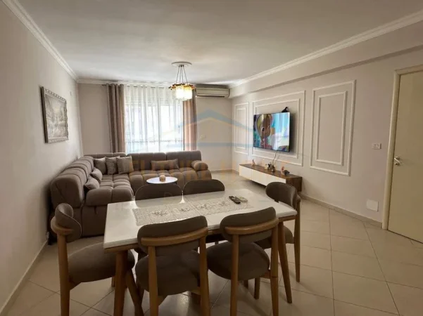 Tirane, jepet me qera apartament 2+1 , 126 m² 550 € (Kthesa e Kamzes)