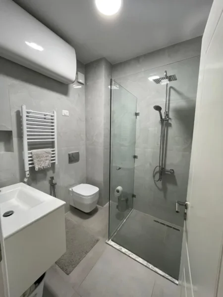 Tirane, jepet me qera apartament 2+1 Kati 7, 100 m² (Rruga e Kavajës)