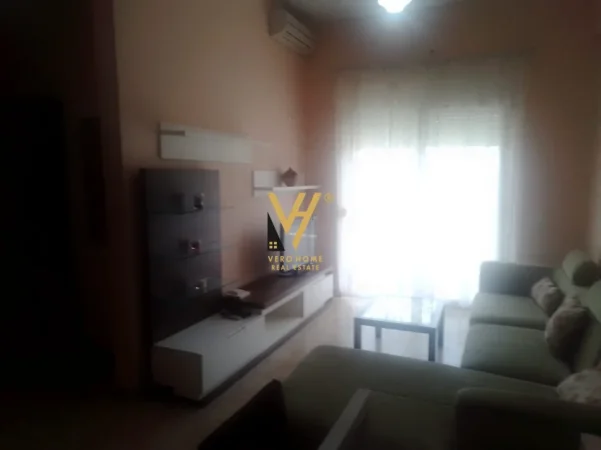 Tirane, jepet me qera apartament 2+1+Ballkon Kati 2, 85 m² 520 € (KODRA E DIELLIT)