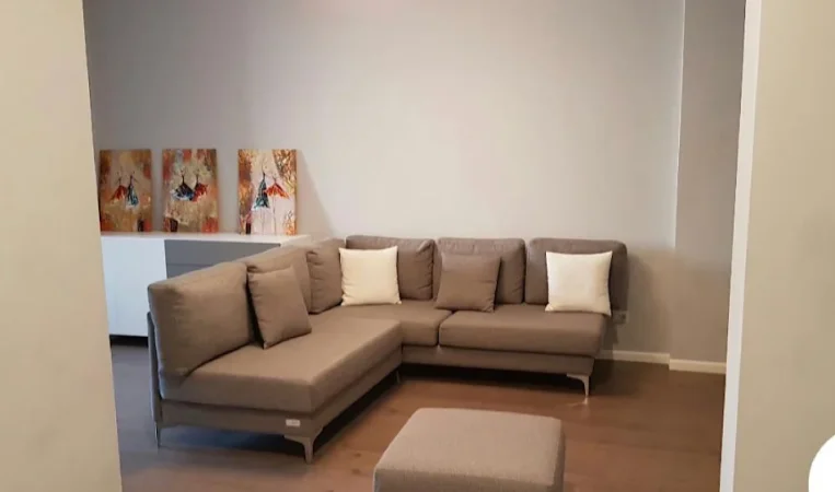 Tirane, jepet me qera apartament 2+1 Kati 3, 79 m² 900 € 