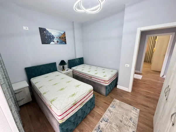 Tirane, jepet me qera apartament 2+1 Kati 2, 100 m² (frosina plaku)