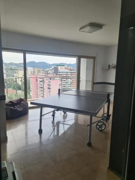 Tirane, jepet me qera zyre Kati 8, 167 m² 3.000 € (BLLOK)