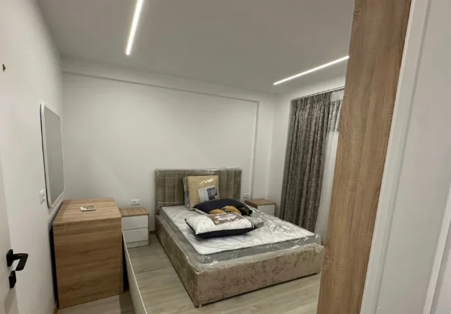 Tirane, jepet me qera apartament 1+1 , 70 m² 650 € 