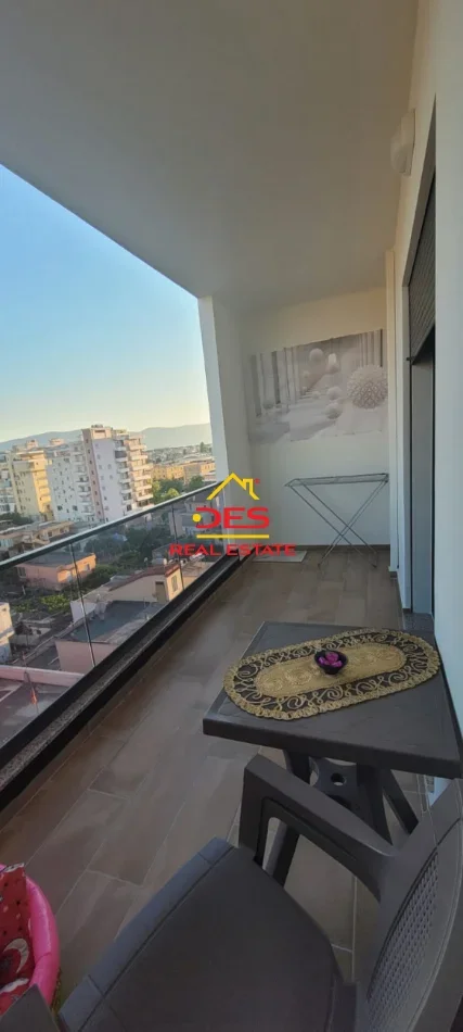 Vlore, jepet me qera apartament 1+1+Ballkon Kati 7, 70 m² 320 € (Rruga Lef Sallata)