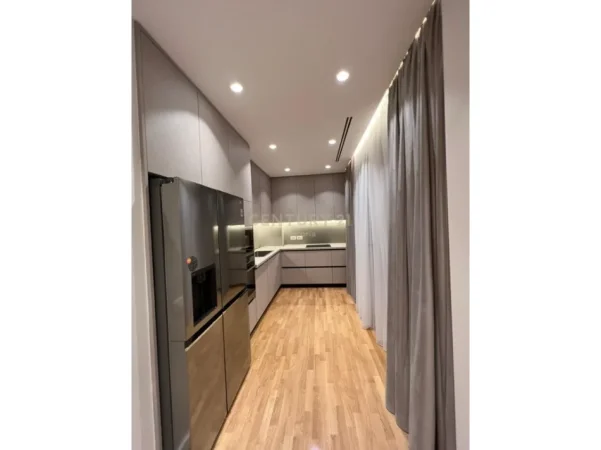 Tirane, jepet me qera apartament 3+1+Ballkon Kati 11, 160 m² 2.500 € (rruga e kosovareve)
