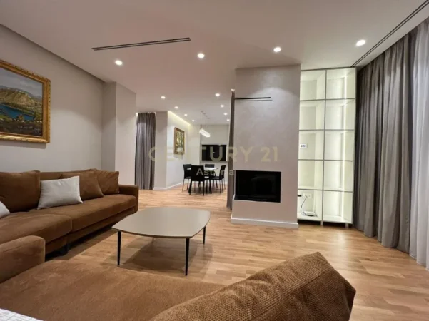 Tirane, jepet me qera apartament 3+1+Ballkon Kati 11, 160 m² 2.500 € (rruga e kosovareve)