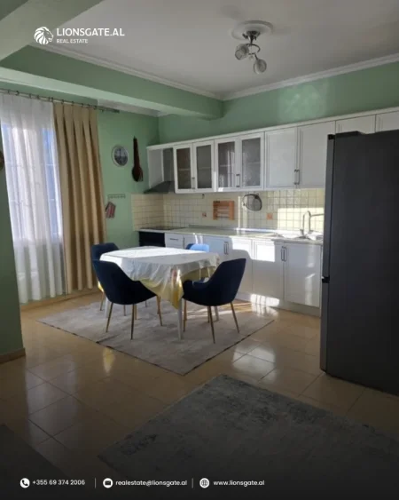 Tirane, jepet me qera apartament 2+1+Ballkon Kati 2, 100 m² 650 € 