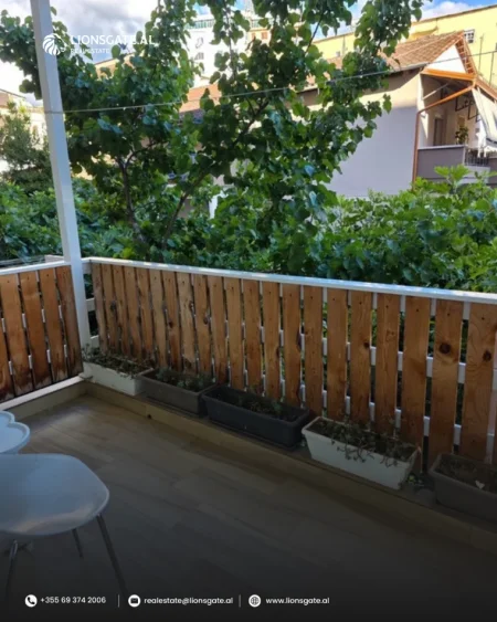 Tirane, jepet me qera apartament 2+1+Ballkon Kati 2, 100 m² 650 € 