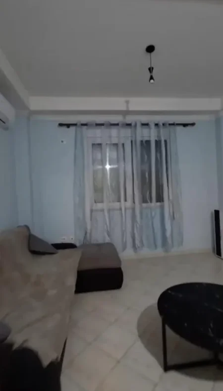 Tirane, jepet me qera apartament 2+1 Kati 3, 95 m² 450 € (Rruga 5 Maji)