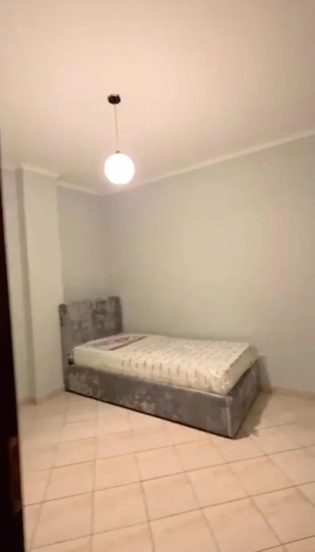 Tirane, jepet me qera apartament 2+1 Kati 3, 95 m² 450 € (Rruga 5 Maji)