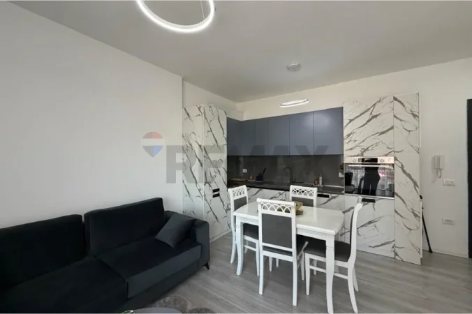 Tirane, jepet me qera apartament 1+1 , 60 m² 750 € (9 katshet)