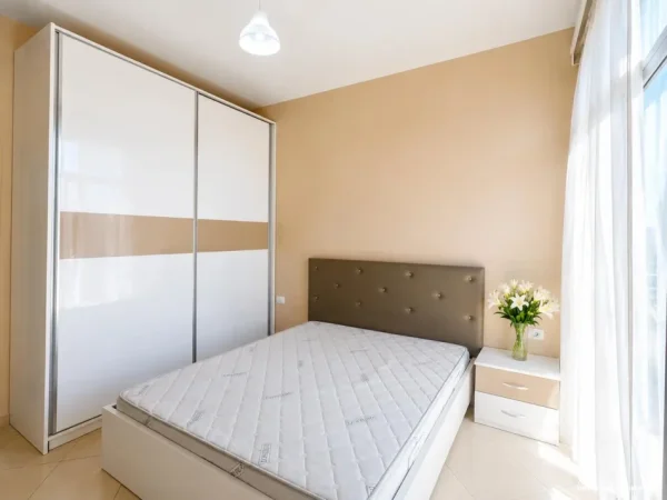 Tirane, jepet me qera apartament 1+1+Ballkon Kati 9, 60 m² 440 € (Agim Qarri)