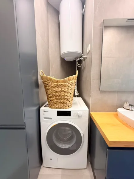 Tirane, jepet me qera apartament 2+1+Ballkon Kati 3, 108 m² 600 € (Selite)