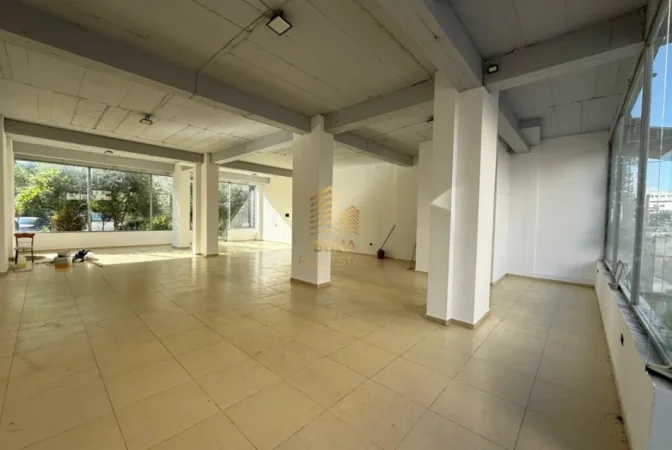 Tirane, jepet me qera ambjent biznesi Kati 0, 164 m² 1.100 € (Astir)