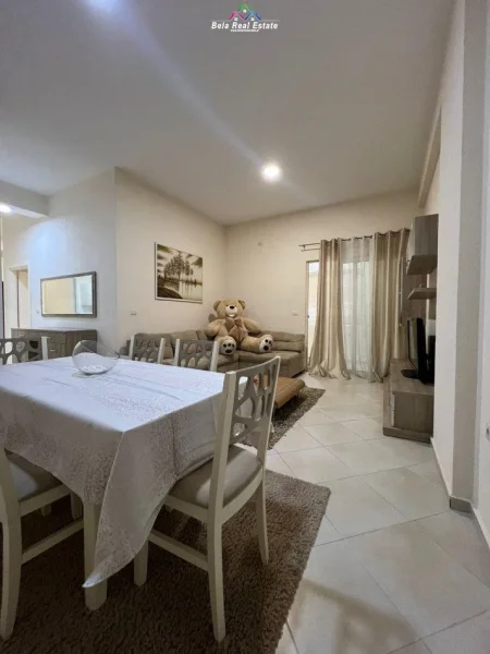 Tirane, jepet me qera apartament 1+1 Kati 1, 65 m² 420 € (Fresk, rruga Muhamet Deliu)