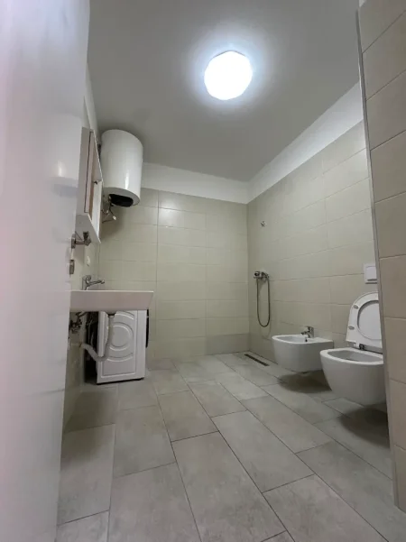 Tirane, shitet apartament 1+1+Ballkon Kati 10, 144.300 €