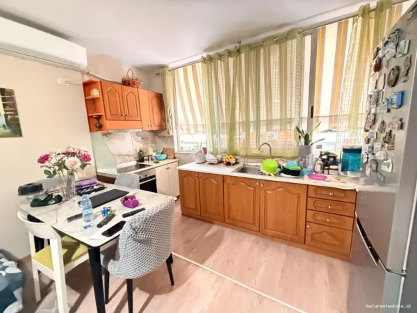 Tirane, jepet me qera apartament 2+1 Kati 1, 85 m² 1.000 € (Medar Shtylla)