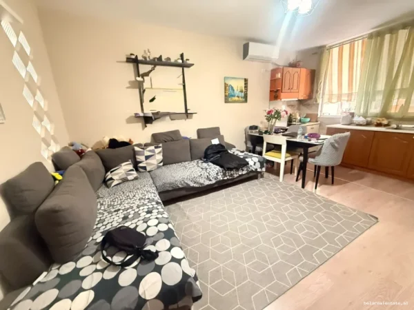 Tirane, jepet me qera apartament 2+1 Kati 1, 85 m² 1.000 € (Medar Shtylla)
