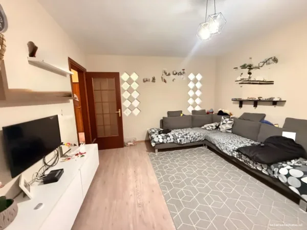 Tirane, jepet me qera apartament 2+1 Kati 1, 85 m² 1.000 € (Medar Shtylla)