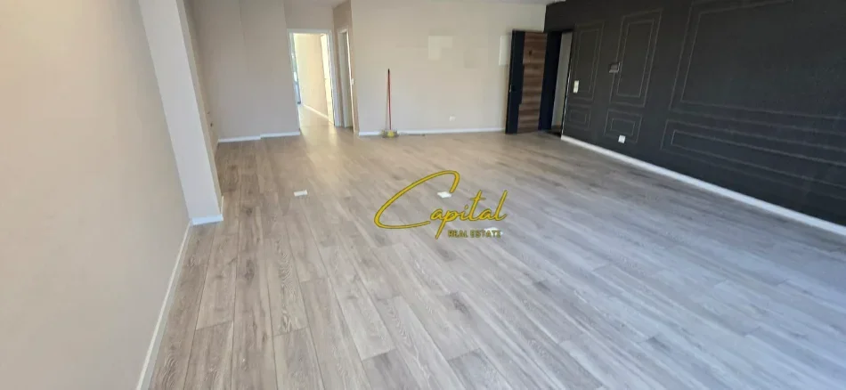 Tirane, jepet me qera ambjent biznesi Kati 1, 102 m² 1.400 € (LIQENI ARTIFICIAL)