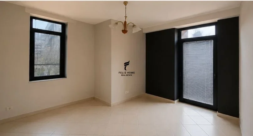 Tirane, jepet me qera zyre Kati 2, 107 m² 570 € (KOMUNA E PARISIT)