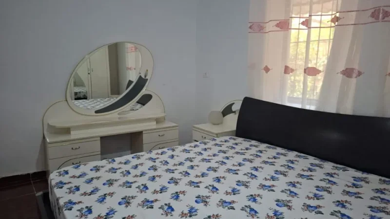 Tirane, jepet me qera apartament 2+1 Kati 1, 78 m² 500 € (Shkolla e Bashkuar)