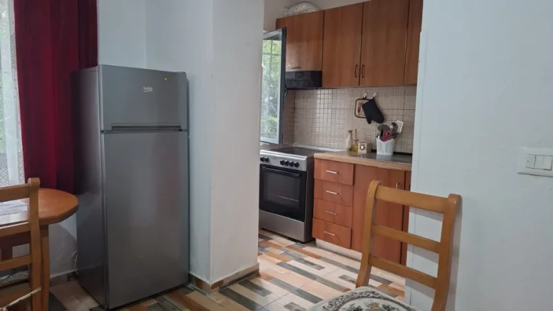 Tirane, jepet me qera apartament 2+1 Kati 1, 78 m² 500 € (Shkolla e Bashkuar)