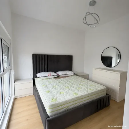 Tirane, jepet me qera apartament 1+1+Ballkon Kati 4, 64 m² 520 € (Pasho Hysa)