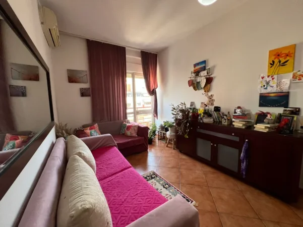 Tirane, shitet apartament 1+1 Kati 4, 61 m² 135.000 € (Rruga Don Bosko)