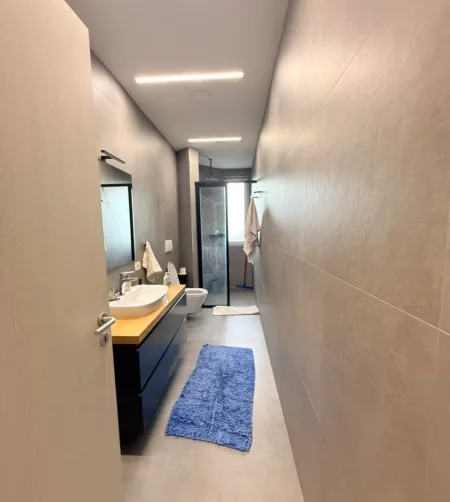 Tirane, jepet me qera apartament 2+1 , 108 m² 600 € 