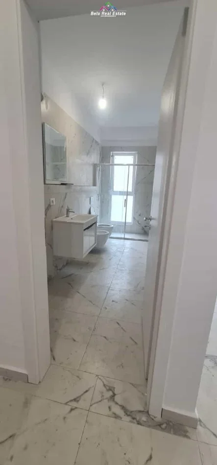 Tirane, jepet me qera zyre Kati 2, 79 m² 450 € (Dritan Hoxha)