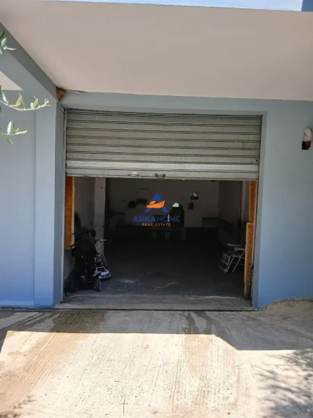 Tirane, jepet me qera ambjent biznesi Kati 0, 100 m² 639 € 