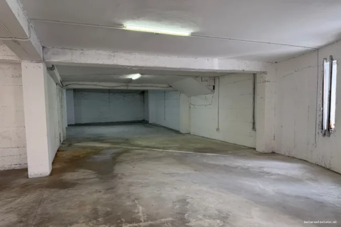 Tirane, jepet me qera magazine Kati 0, 500 m² 2.100 € (Ali Shefqeti)