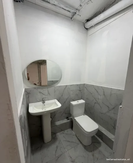 Tirane, jepet me qera magazine Kati 0, 500 m² 2.100 € (Ali Shefqeti)