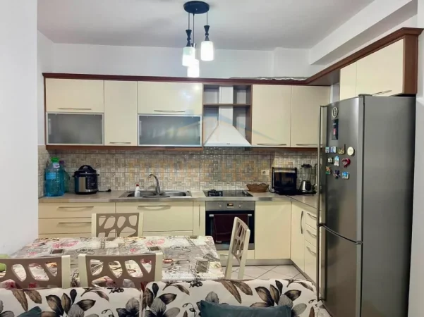 Tirane, shitet apartament 1+1 Kati 1, 71 m² 120.000 € (Unaza e re)