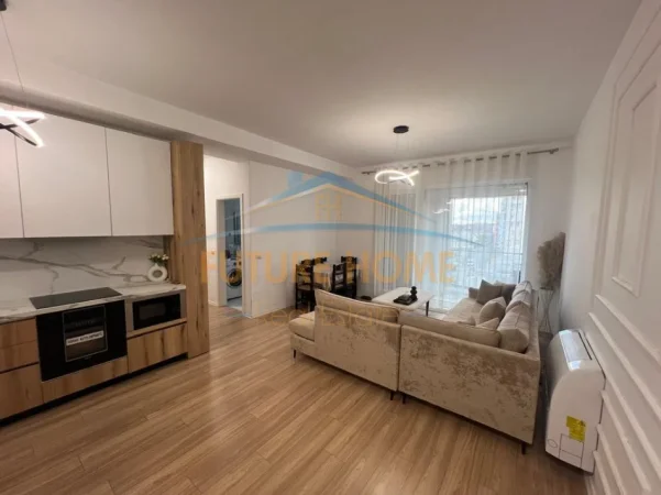 Tirane, jepet me qera apartament 2+1+Ballkon Kati 5, 109 m² 600 € (Kompleksi Marga)